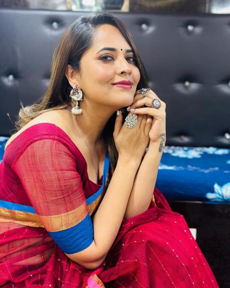 అనసూయ అందాలకు సోషల్ మీడియా క్రాష్