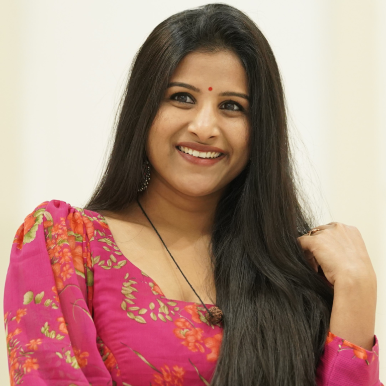 కన్నడ సినిమాలో హీరోయిన్ గా మంగ్లీ