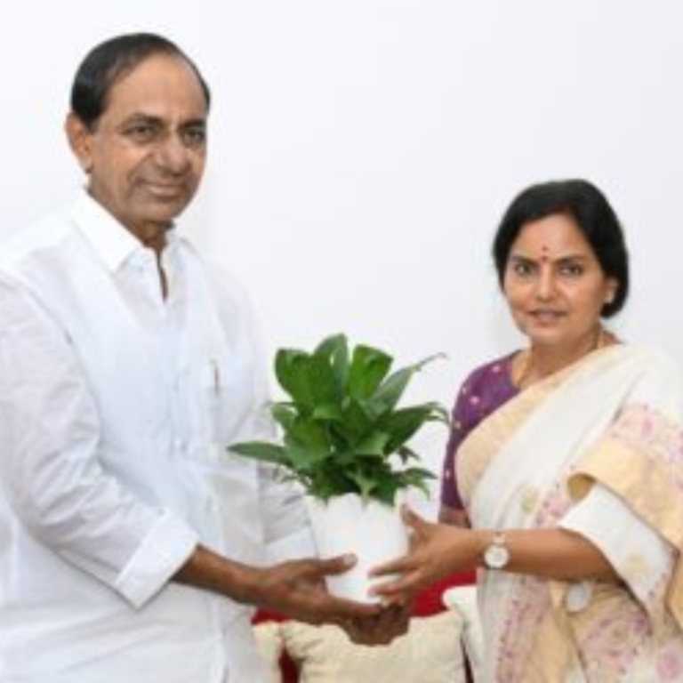 తెలంగాణ కొత్త సీఎస్ గా ఐఏఎస్ శాంతి కుమారి