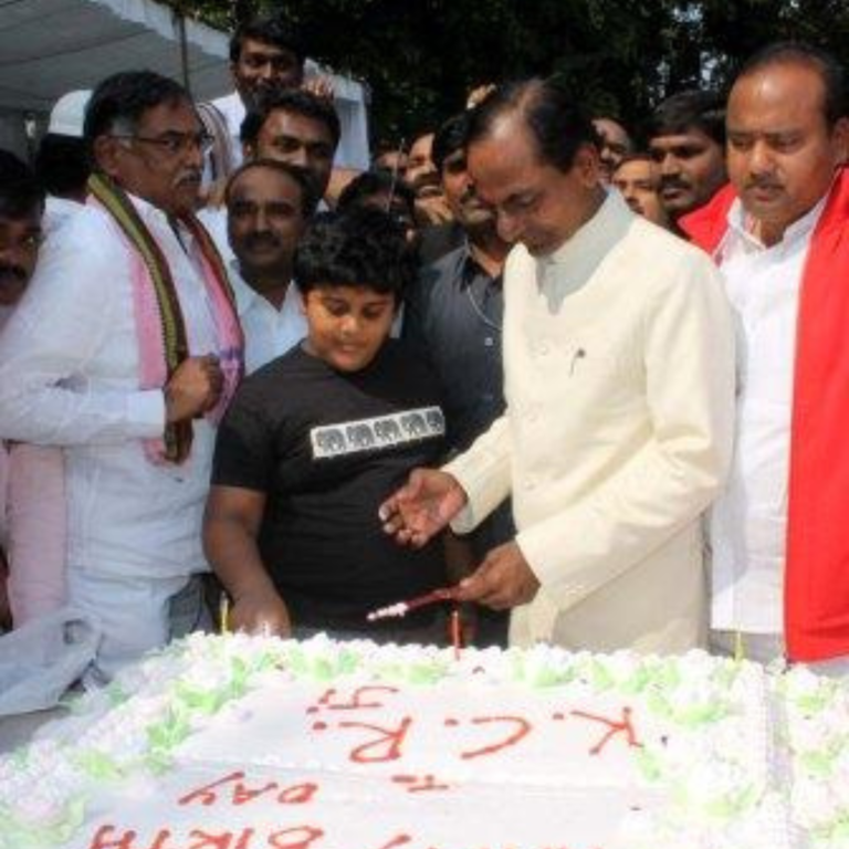 కేసీఆర్ కోసం 69 కిలోల కేక్.. ఇంకా ఎన్నో సర్ ప్రైజులు